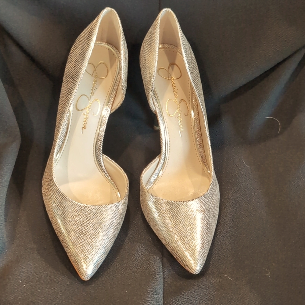 Jessica Simpson new without tag or box. 8.5 size gold print leather gold heals